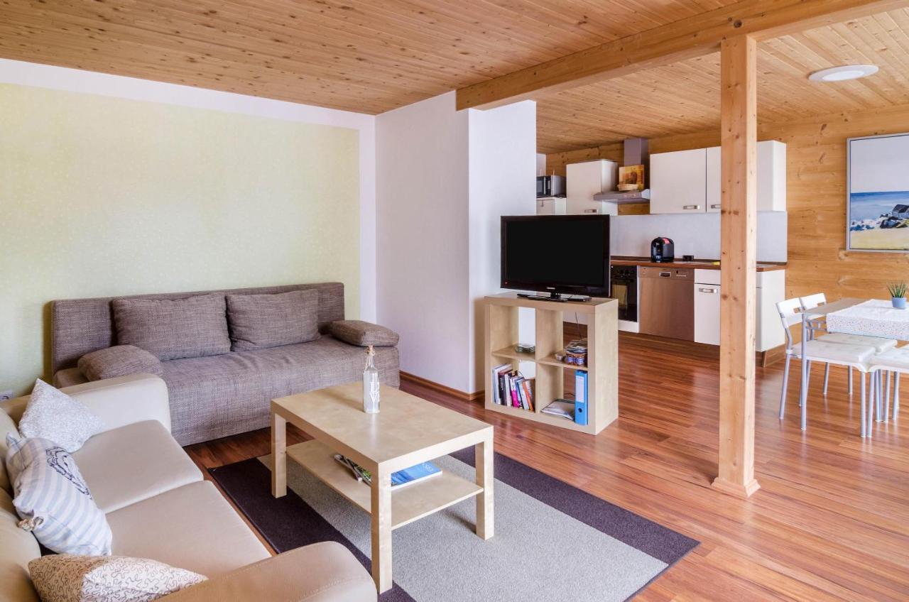 Ferienwohnung Untergeschoss อูเบอร์ลิงเงน ภายนอก รูปภาพ