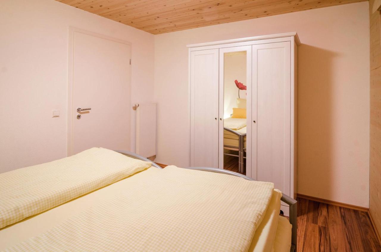 Ferienwohnung Untergeschoss อูเบอร์ลิงเงน ภายนอก รูปภาพ